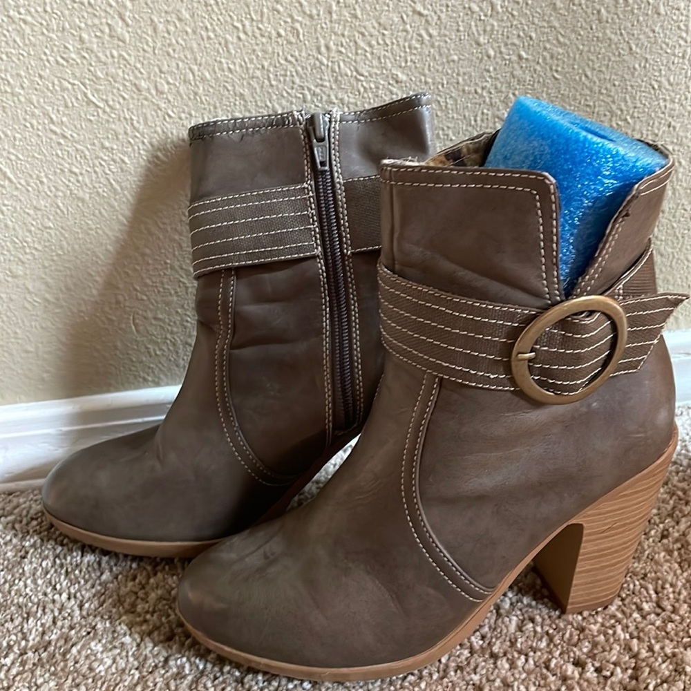 Heel brown boots